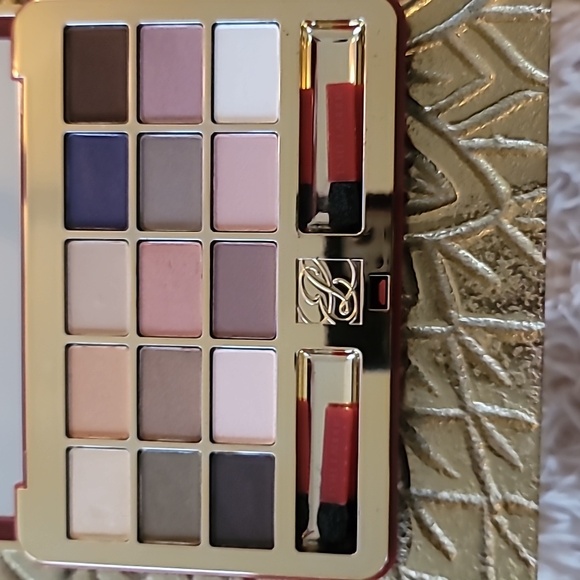 Estee Lauder Eyeshadow Deluxe Eyeshadow Palette - Multi-Color - Picture 2 of 4
